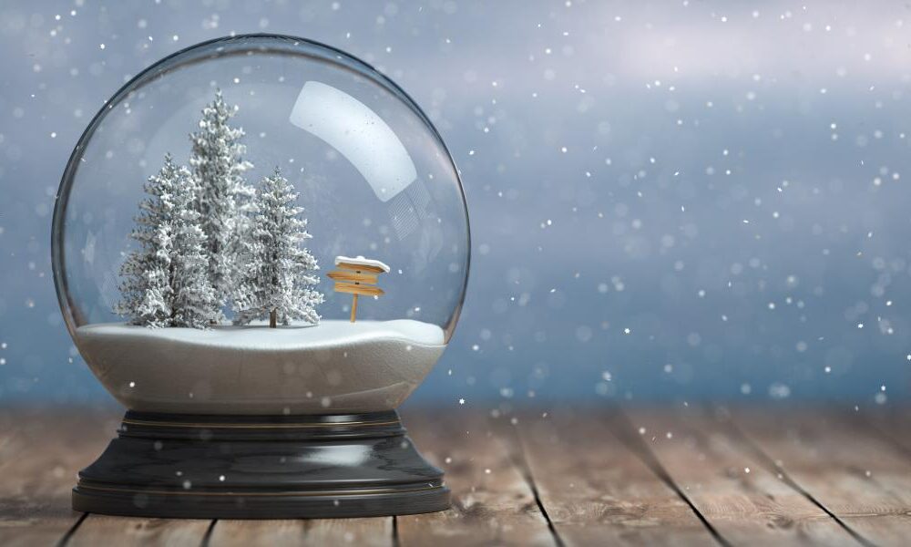 winter-signage-that-sells:-how-to-bring-the-holidays-to-life-without-snow-in-la